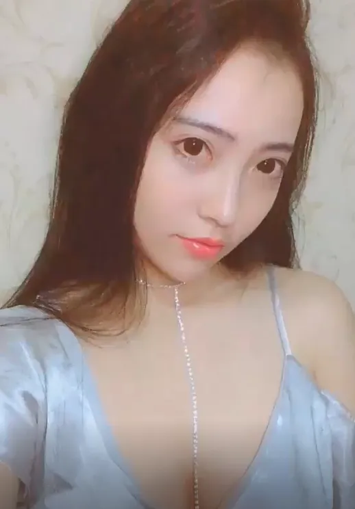 各种场景自慰小视频，拨开内裤扣小穴